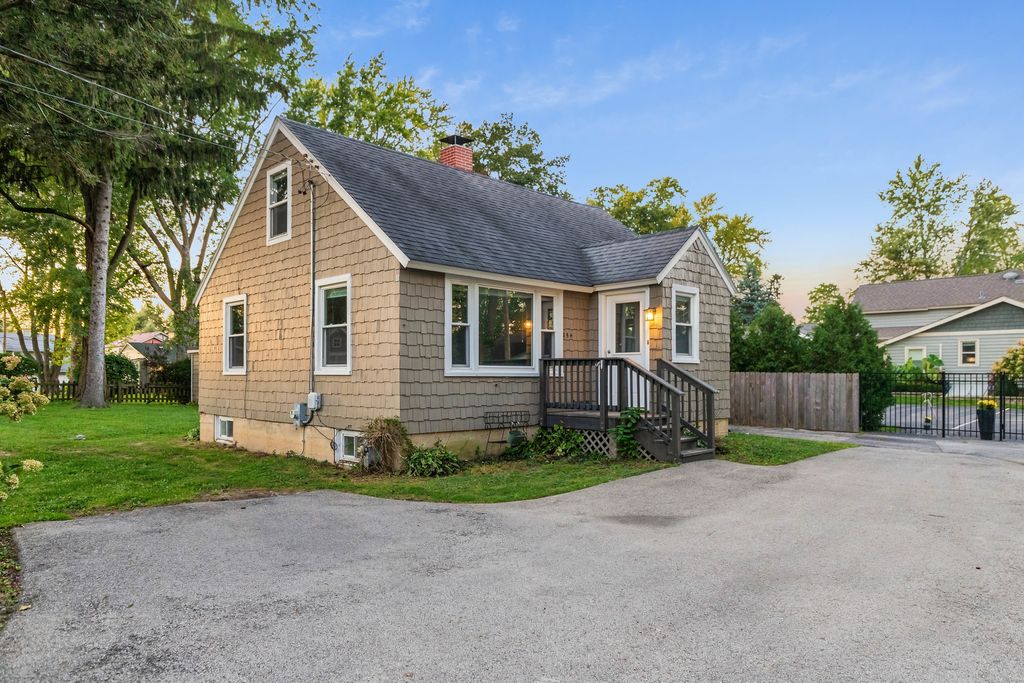 254 W Main Street, Carpentersville, IL 60110