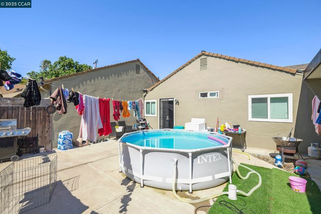102 Alturas Ave, Pittsburg, CA 94565