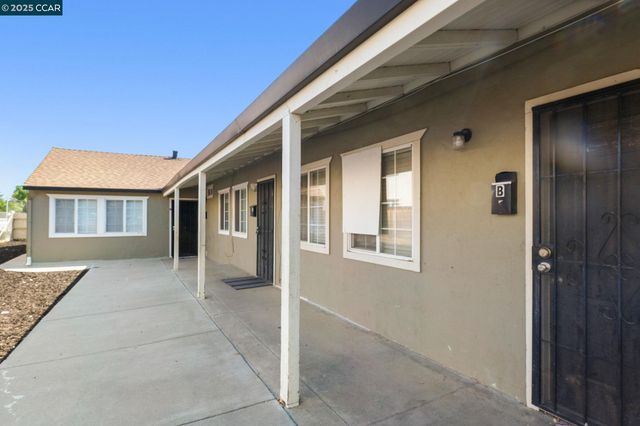 102 Alturas Ave, Pittsburg, CA 94565