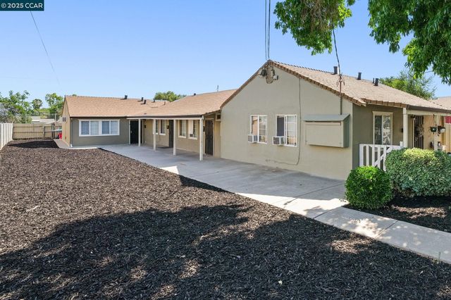 102 Alturas Ave, Pittsburg, CA 94565