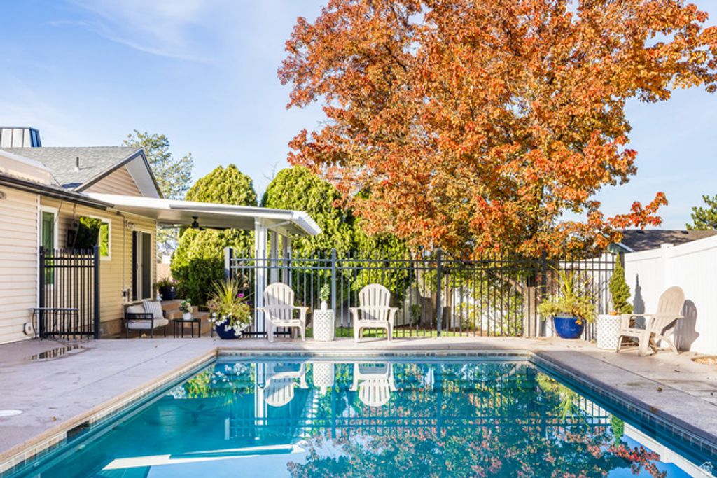 1563 E GRANADA DR, Sandy, UT 84093