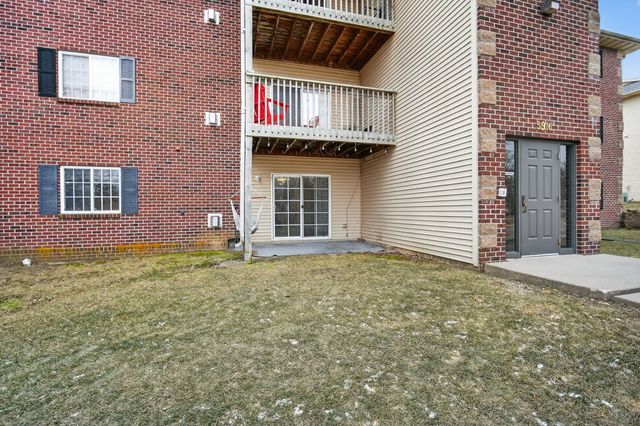 5916 Sutton Place 3, Urbandale, IA 50322