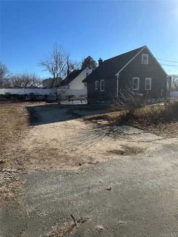 49 Davidson Street, Wyandanch, NY 11798