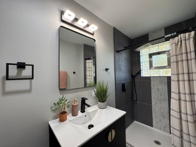 8009 Greenwood Avenue, Munster, IN 46321