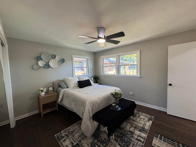 8009 Greenwood Avenue, Munster, IN 46321