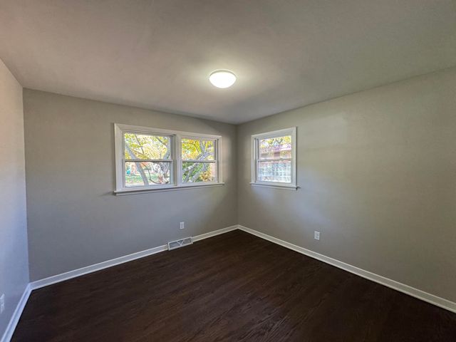 8009 Greenwood Avenue, Munster, IN 46321