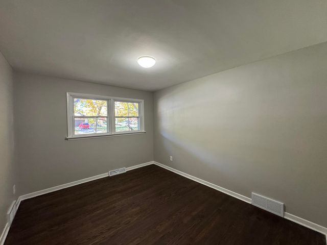 8009 Greenwood Avenue, Munster, IN 46321