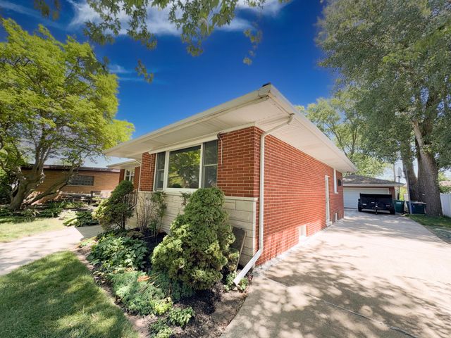 8009 Greenwood Avenue, Munster, IN 46321