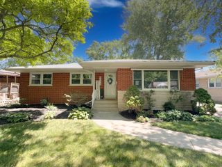 8009 Greenwood Avenue, Munster, IN 46321