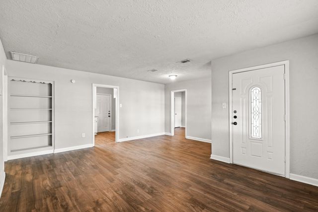 911 Patsy Drive, Baytown, TX 77520