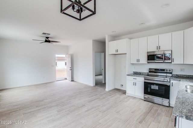2330 W Diamond Street, Tucson, AZ 85705