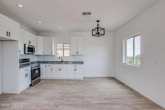 2330 W Diamond Street, Tucson, AZ 85705