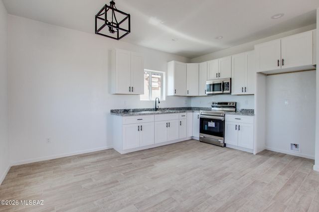 2330 W Diamond Street, Tucson, AZ 85705