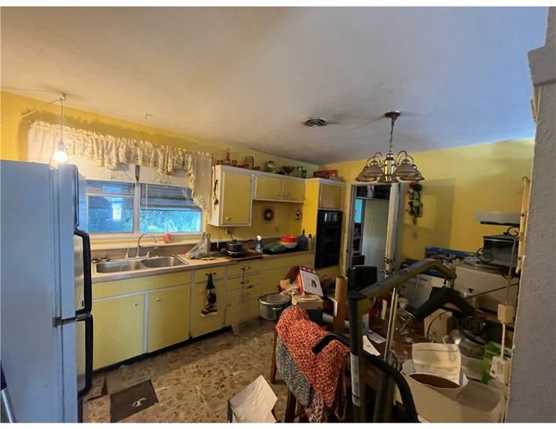 307 S 22nd St, Kingsville, TX 78363