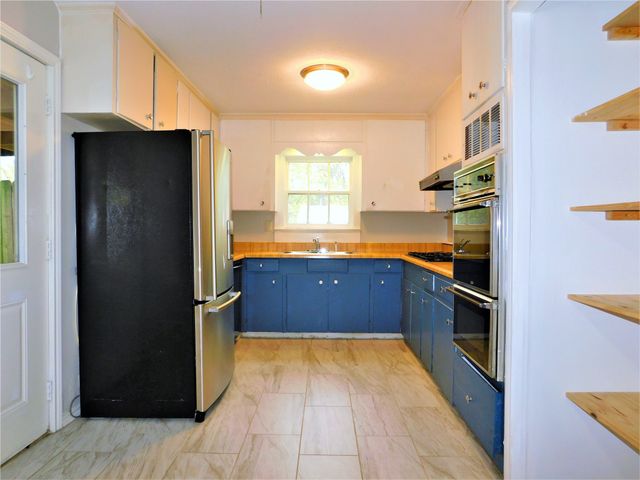 2412 N Carroll Boulevard, Denton, TX 76201