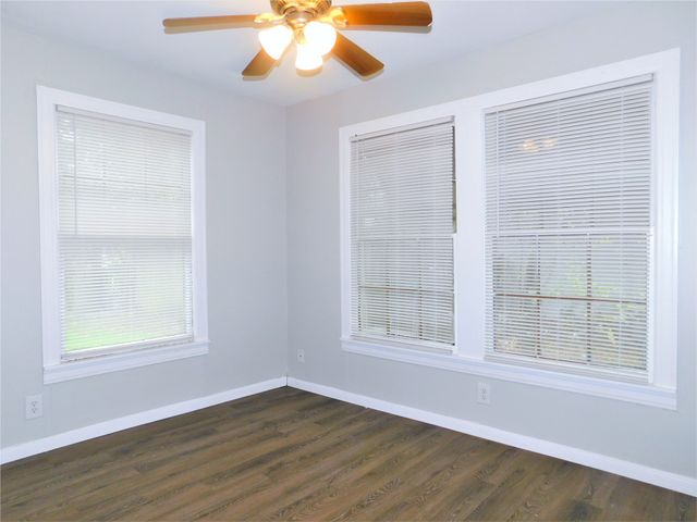 2412 N Carroll Boulevard, Denton, TX 76201