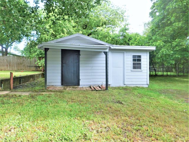 2412 N Carroll Boulevard, Denton, TX 76201