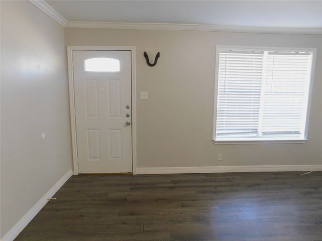 2412 N Carroll Boulevard, Denton, TX 76201