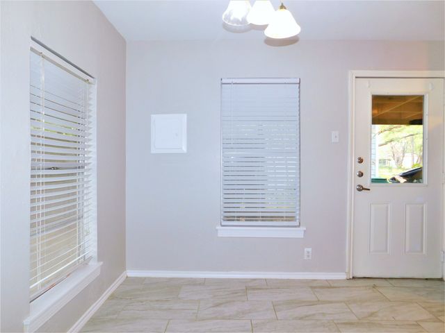 2412 N Carroll Boulevard, Denton, TX 76201