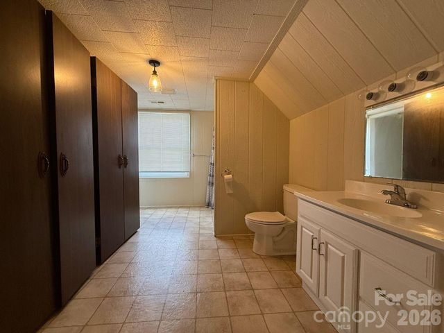 1351 S Aspen Street, Lincolnton, NC 28092