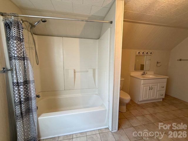 1351 S Aspen Street, Lincolnton, NC 28092