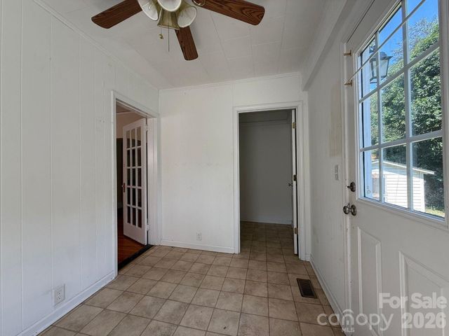 1351 S Aspen Street, Lincolnton, NC 28092