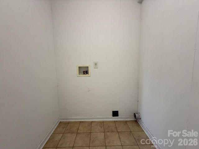 1351 S Aspen Street, Lincolnton, NC 28092