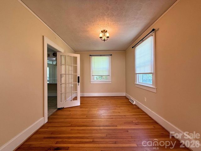 1351 S Aspen Street, Lincolnton, NC 28092