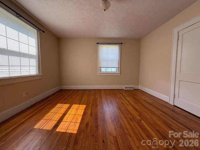 1351 S Aspen Street, Lincolnton, NC 28092