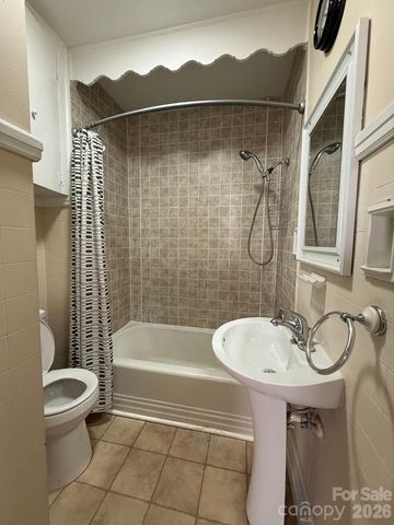1351 S Aspen Street, Lincolnton, NC 28092