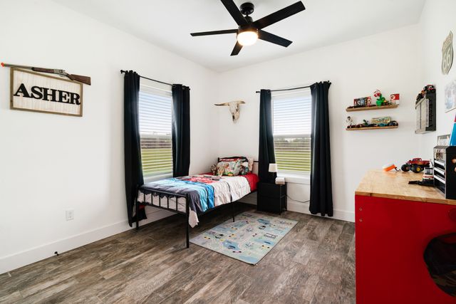 221 Private Road 33082, Sumner, TX 75486