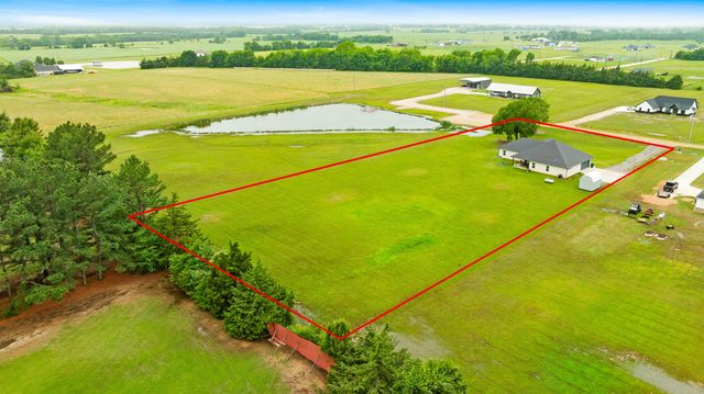 221 Private Road 33082, Sumner, TX 75486