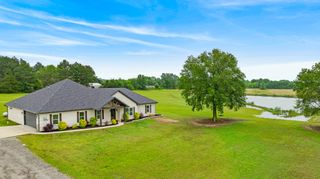 221 Private Road 33082, Sumner, TX 75486