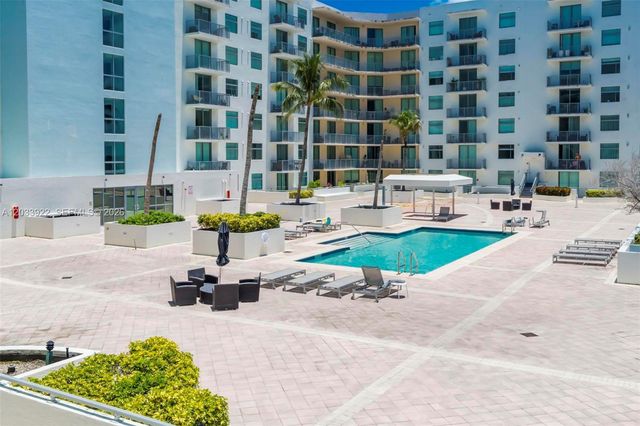 140 S Dixie Hwy 501, Hollywood, FL 33020