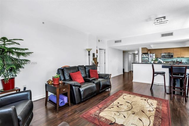 140 S Dixie Hwy 501, Hollywood, FL 33020