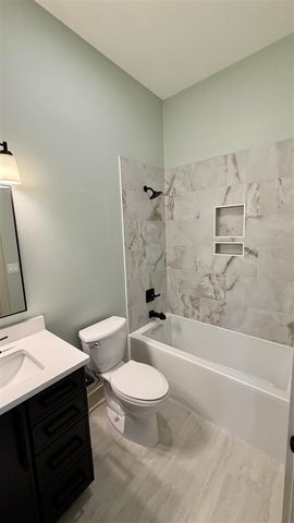 1810 Leonard Street, Grand Rapids, MI 49534