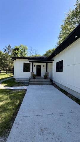 1810 Leonard Street, Grand Rapids, MI 49534
