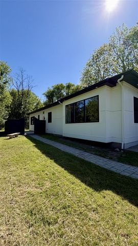 1810 Leonard Street, Grand Rapids, MI 49534