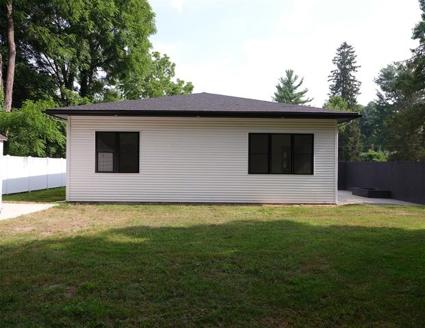 1810 Leonard Street, Grand Rapids, MI 49534