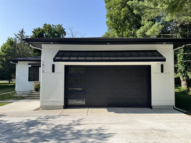 1810 Leonard Street, Grand Rapids, MI 49534