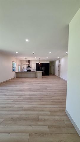 1810 Leonard Street, Grand Rapids, MI 49534
