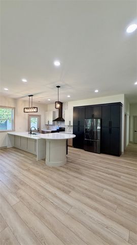 1810 Leonard Street, Grand Rapids, MI 49534