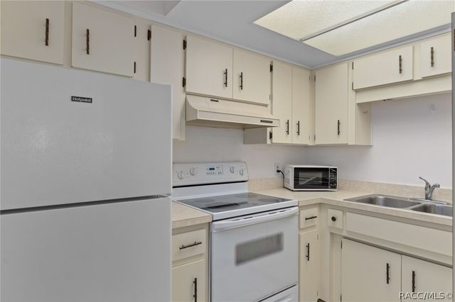 8763 E Anglers Court, Floral City, FL 34436