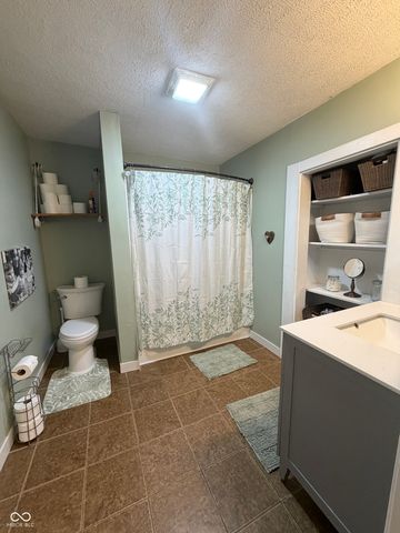 194 N Indiana Street, Danville, IN 46122