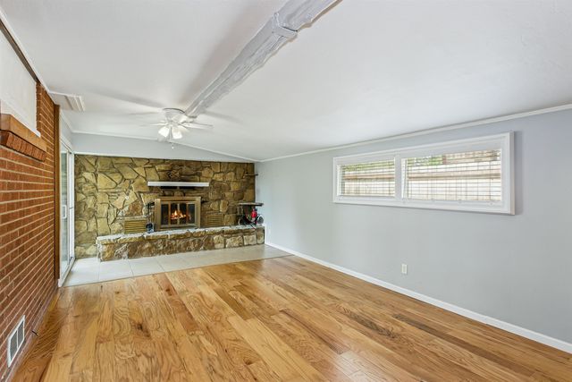 243 N Sunnyside Rd, Haysville, KS 67060