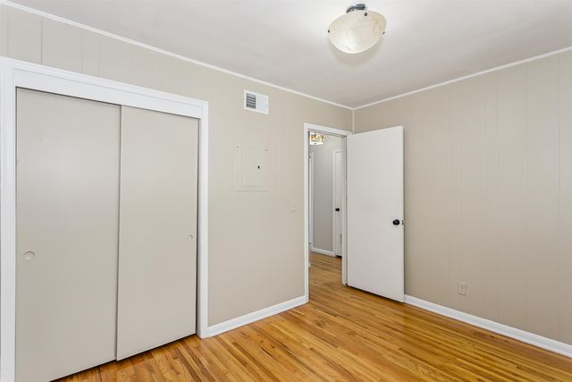 243 N Sunnyside Rd, Haysville, KS 67060