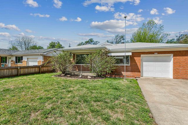 243 N Sunnyside Rd, Haysville, KS 67060