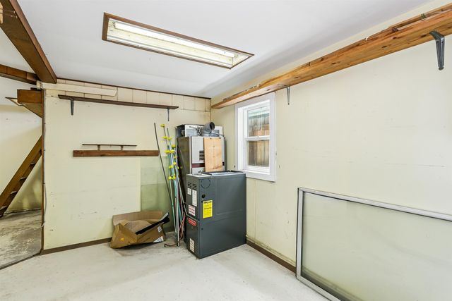 243 N Sunnyside Rd, Haysville, KS 67060