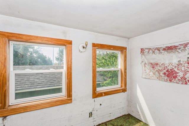 243 N Sunnyside Rd, Haysville, KS 67060