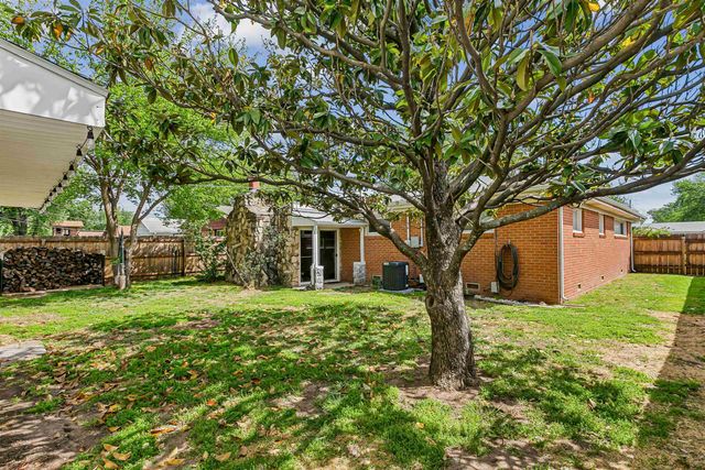 243 N Sunnyside Rd, Haysville, KS 67060